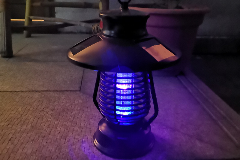 365nm紫外線(xiàn)滅蚊燈發(fā)出紫光